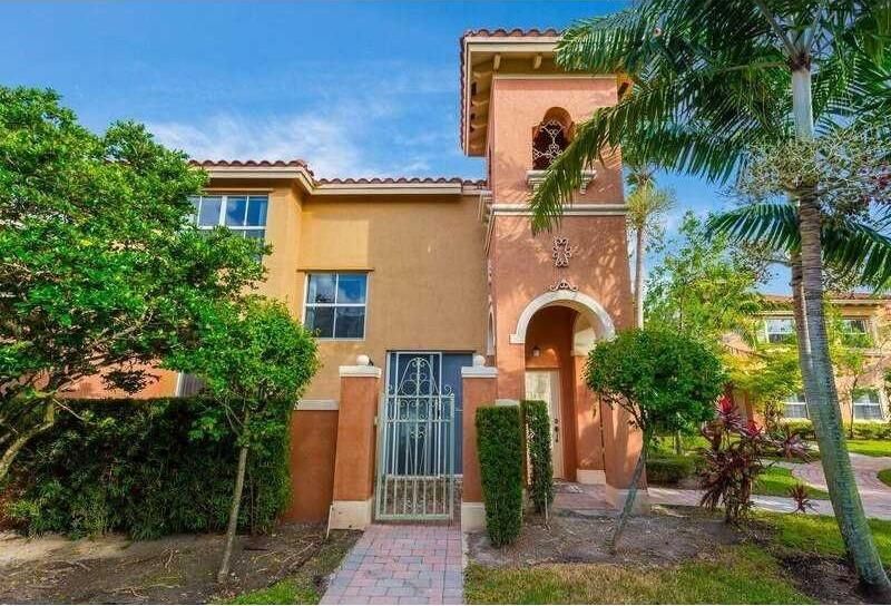 Photo - 1035 SW 144th Ave (Pembroke Pines, FL)