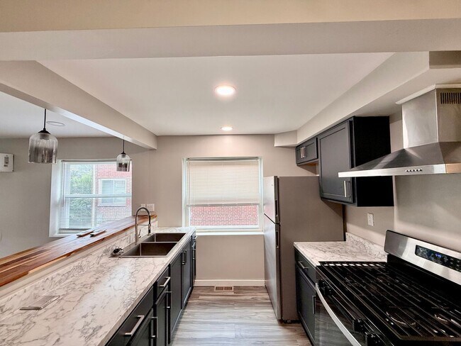 Foto del edificio - 7750 Stillwell Rd