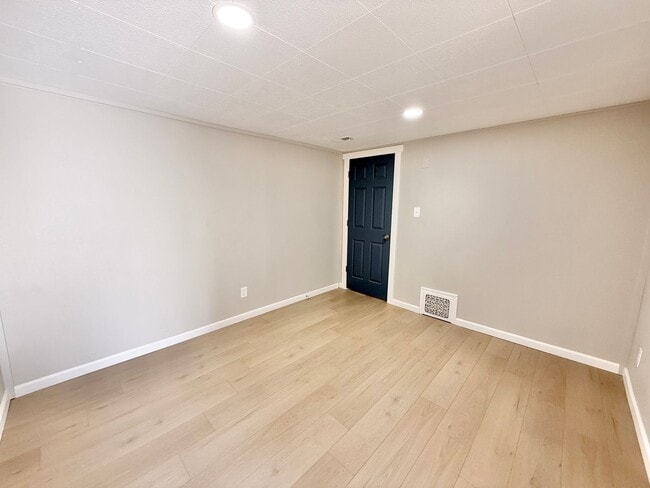 Foto del edificio - 1041 Lake Ave