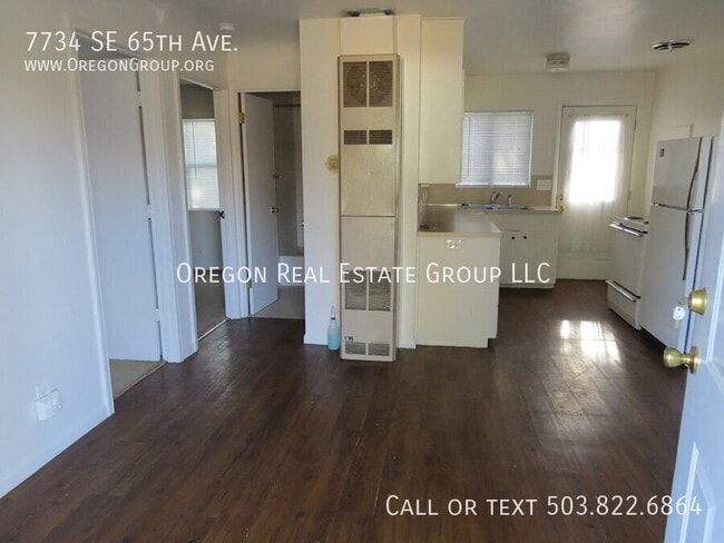 Photo - 7734 SE 65th Ave.- Apartment