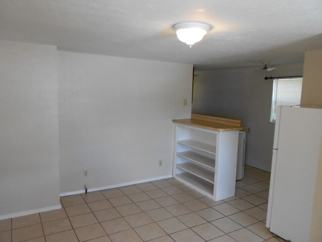 Building Photo - 121 S Hope Ave