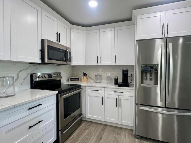 Building Photo - 224 Akron Rd