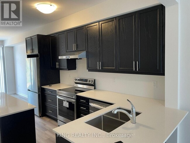 Building Photo - 290 Equestrian Way