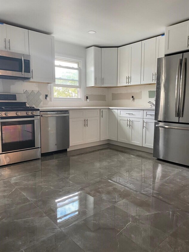 Foto principal - 278 Sherman Ave
