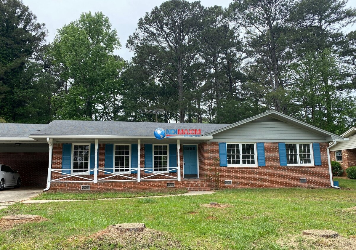 Nice 3-bedroom ranch in Stone Mountain - 3 Bedroom in Stone Mountain