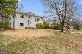 Building Photo - 9402 Blackstone Rd