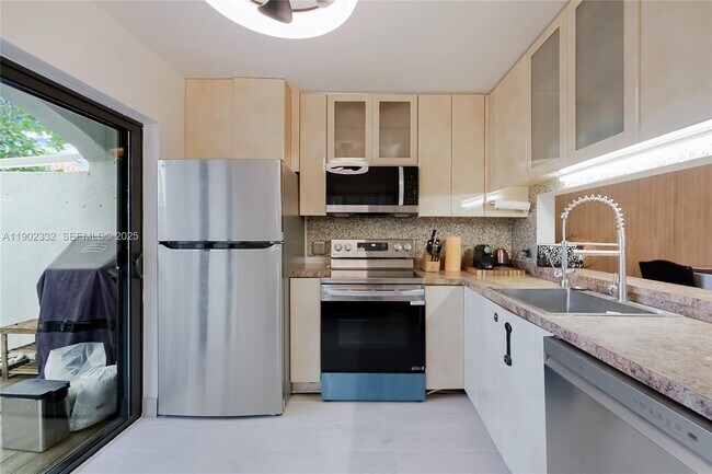 Foto del edificio - 20940 Bay Ct