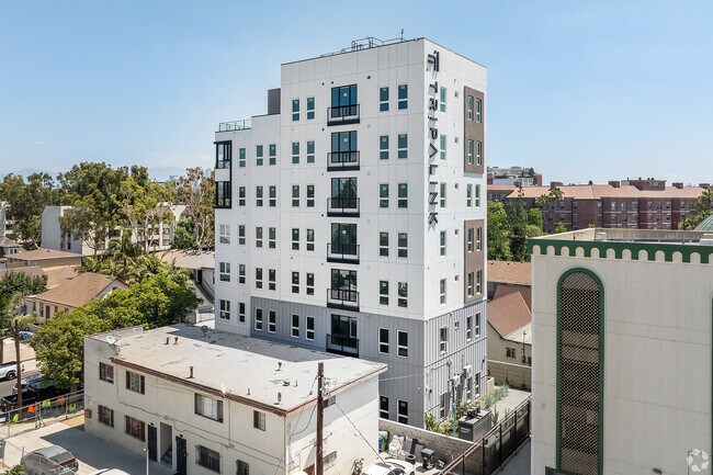 Building Photo - Polaris Lux