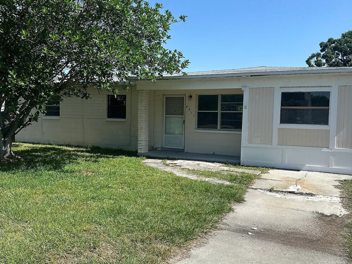 Foto principal - 4417 W Paxton Ave