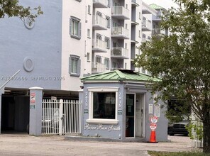 Building Photo - 2415 NW 16th St Rd