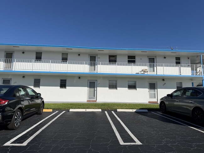 Foto del edificio - 1113 Lake Terrace