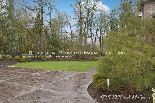 Foto del edificio - 12120 SW Breyman Ave