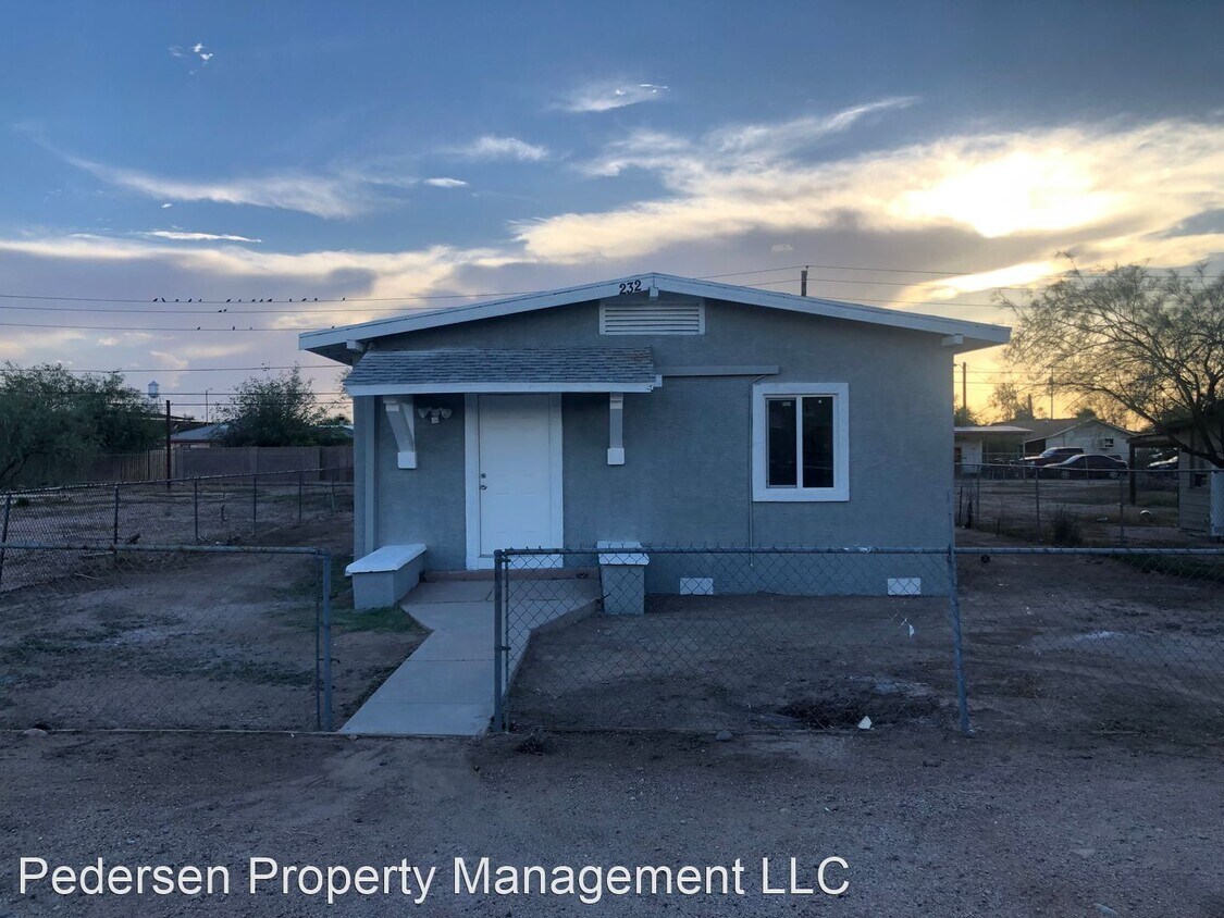 Foto principal - 2 br, 2 bath House - 232 S. San Carlos St.