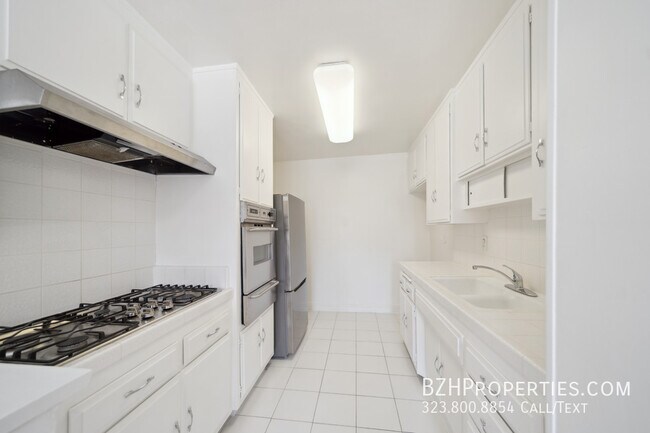 Foto del edificio - 956 Croft Ave