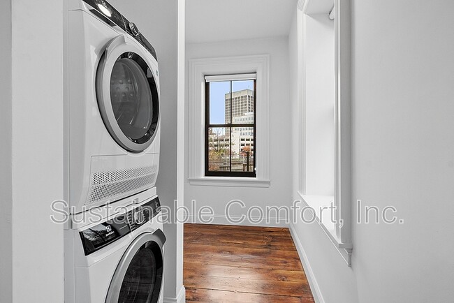 Building Photo - 205 Summer St