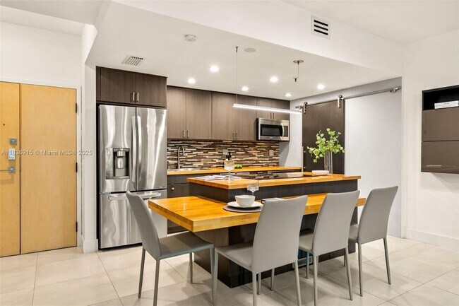 Foto del edificio - 9755 NW 52nd St