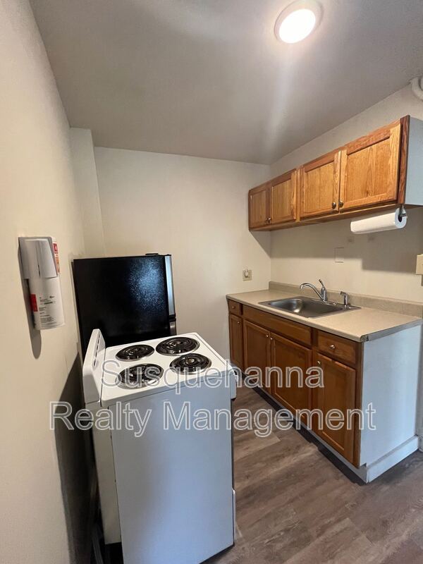 520 W Main St Unit 1st Flr., Palmyra, PA 17078 Condo for Rent in