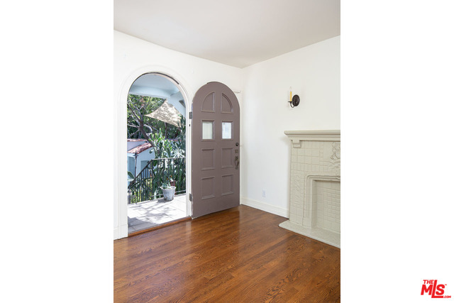 Building Photo - 1109 1/2 Laveta Terrace