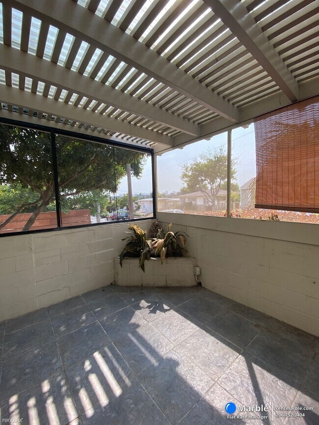 Building Photo - 2 br, 1 bath Townhome - 2022 Dawson Ave