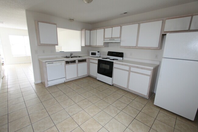Foto del edificio - 106 Pinegrove Ct