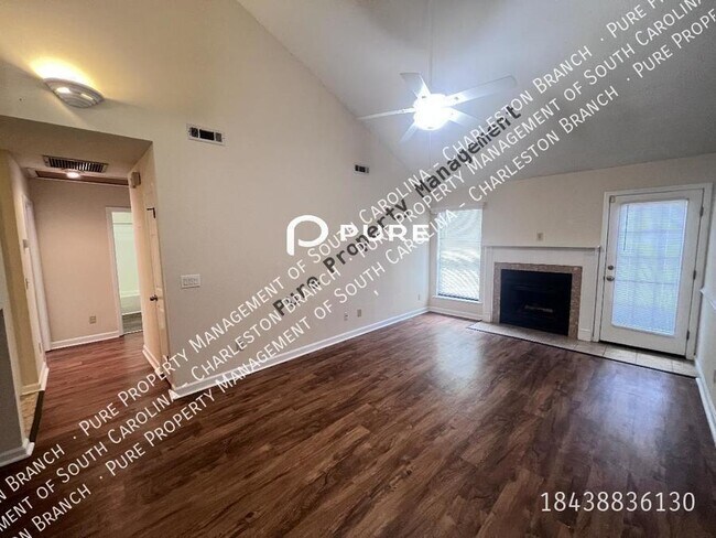 Foto del edificio - 2 Bd Townhome in Shaftesbury!!