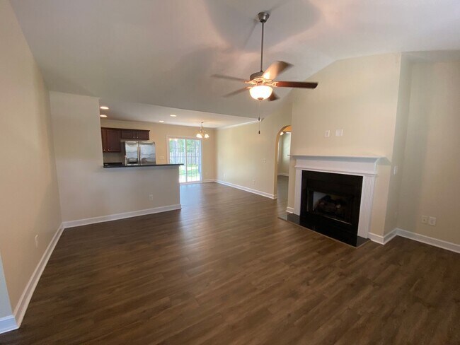Foto del edificio - Rental Available in Landing at Everetts Creek