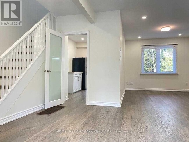 Photo du bâtiment - 134 Manor Rd E