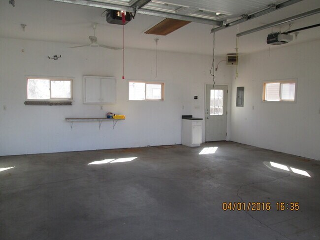 Building Photo - 919 Letnes Dr