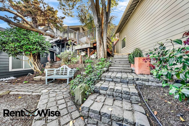 Foto del edificio - 130-136-136 Mullen Ave