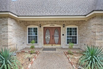 Building Photo - 15106 Dawnbrook Dr
