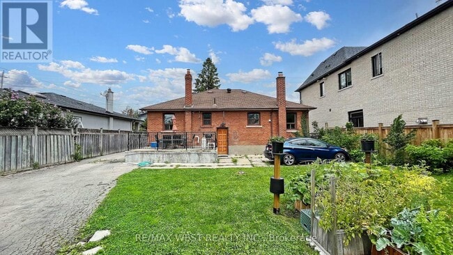 Building Photo - 139 Ranee Ave