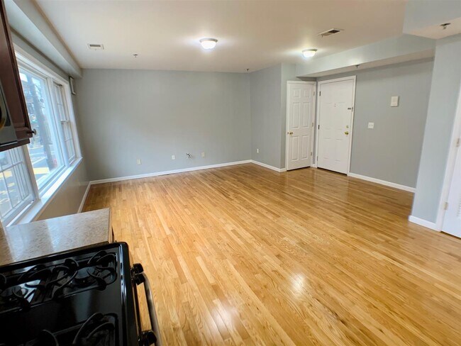 Foto del edificio - 2700 Summit Ave