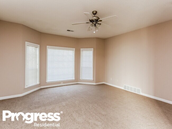 Building Photo - 9362 Falcon Hill Dr