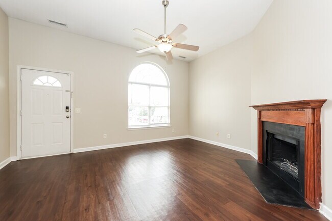 Building Photo - 1501 Chestnut Oak Dr