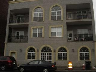 Building Photo - 5711 Jefferson Ave
