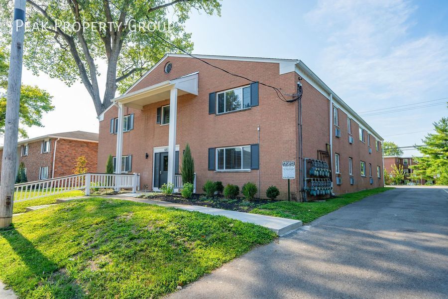 Primary Photo - Available in October!! Newly Renovated 1 B...