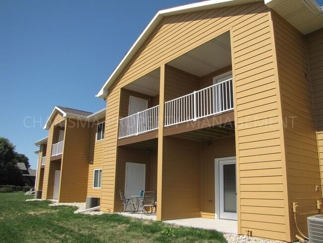 Building Photo - 535 Figzel Ct