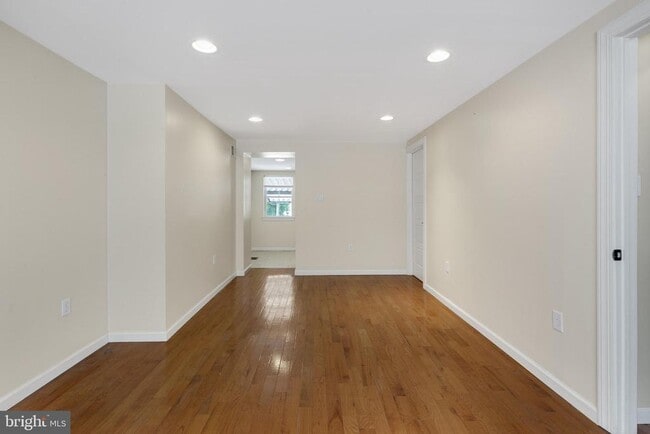 Building Photo - 4668 Umbria St