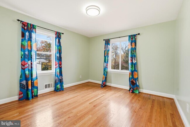 Foto del edificio - 3217 Gumwood Dr