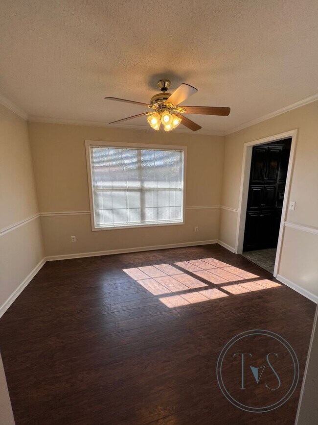 Foto del edificio - SPRING MOVE-IN SPECIAL: $300 OFF 1ST MONTH...