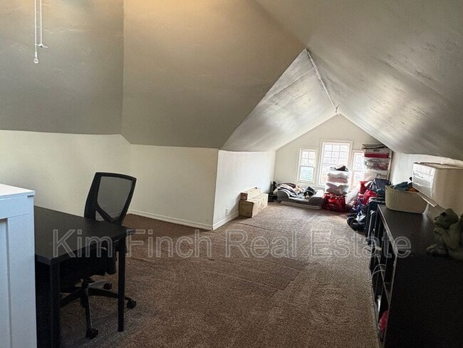 Building Photo - 1149 S Lk St