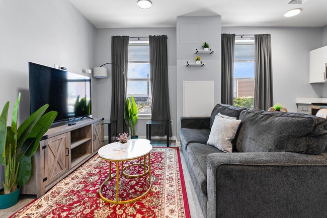 Building Photo - 95 Broadway