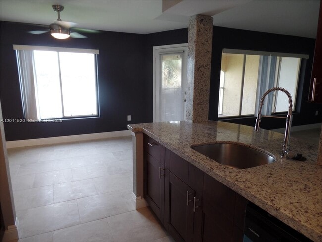 Foto del edificio - 2647 NW 33rd St