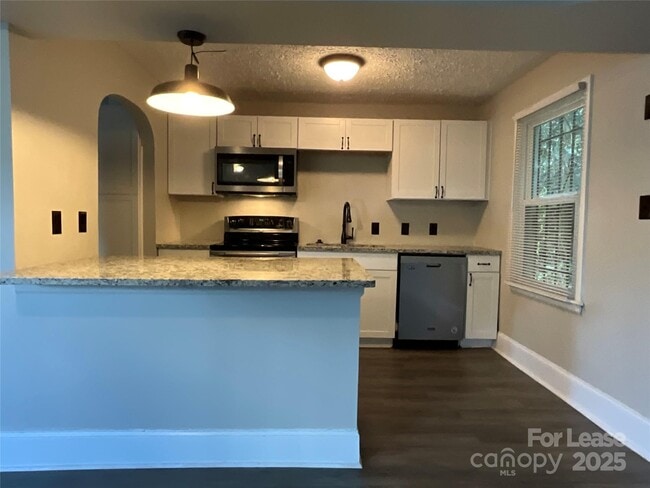 Building Photo - 3905 Freedom Dr