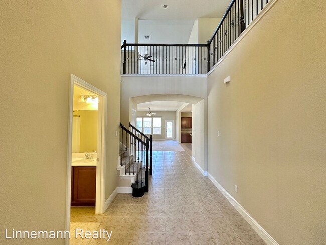 Building Photo - 5 br, 3 bath House - 815 Old World Drive