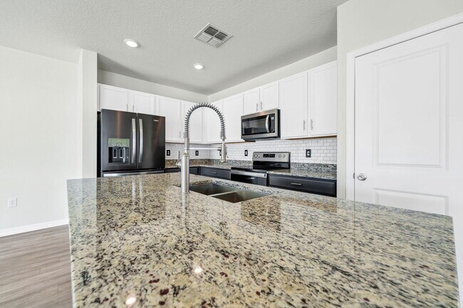 Foto del edificio - 2265 Carrabelle Wy