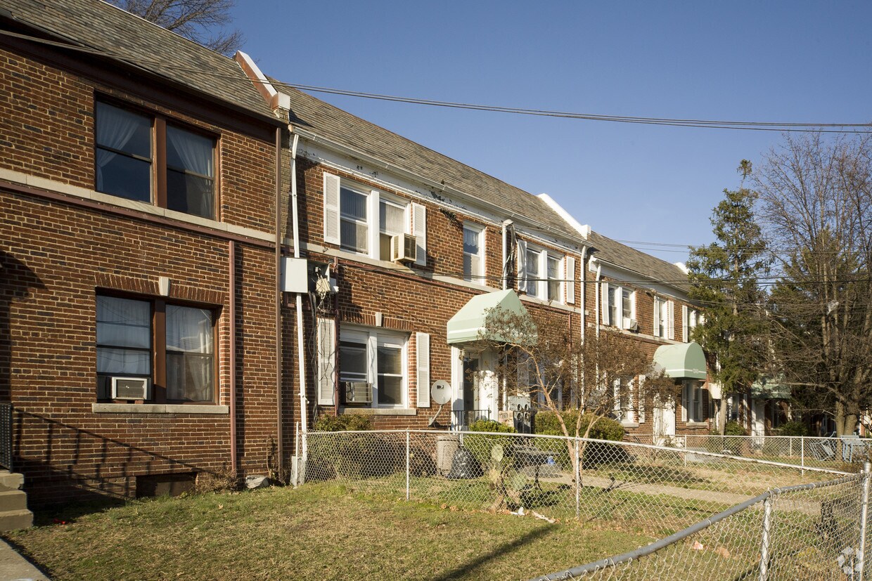 Primary Photo - 1336-1344 Bryant St NE