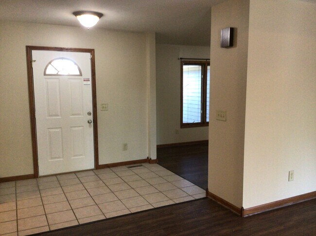 Foto del edificio - 722 Justin Court