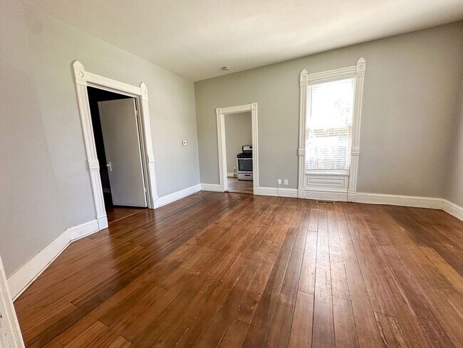 Foto del edificio - IAN- 4537 MERRIL AVE