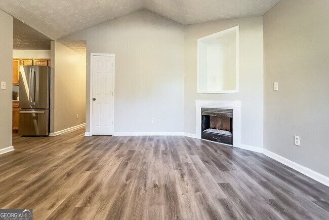 Building Photo - 600 Calvo Run